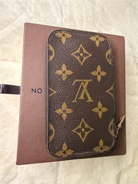 Louis Vuitton Accessories - Louis Vuitton RARE Zippy zip around 6 key Cles/ card holder